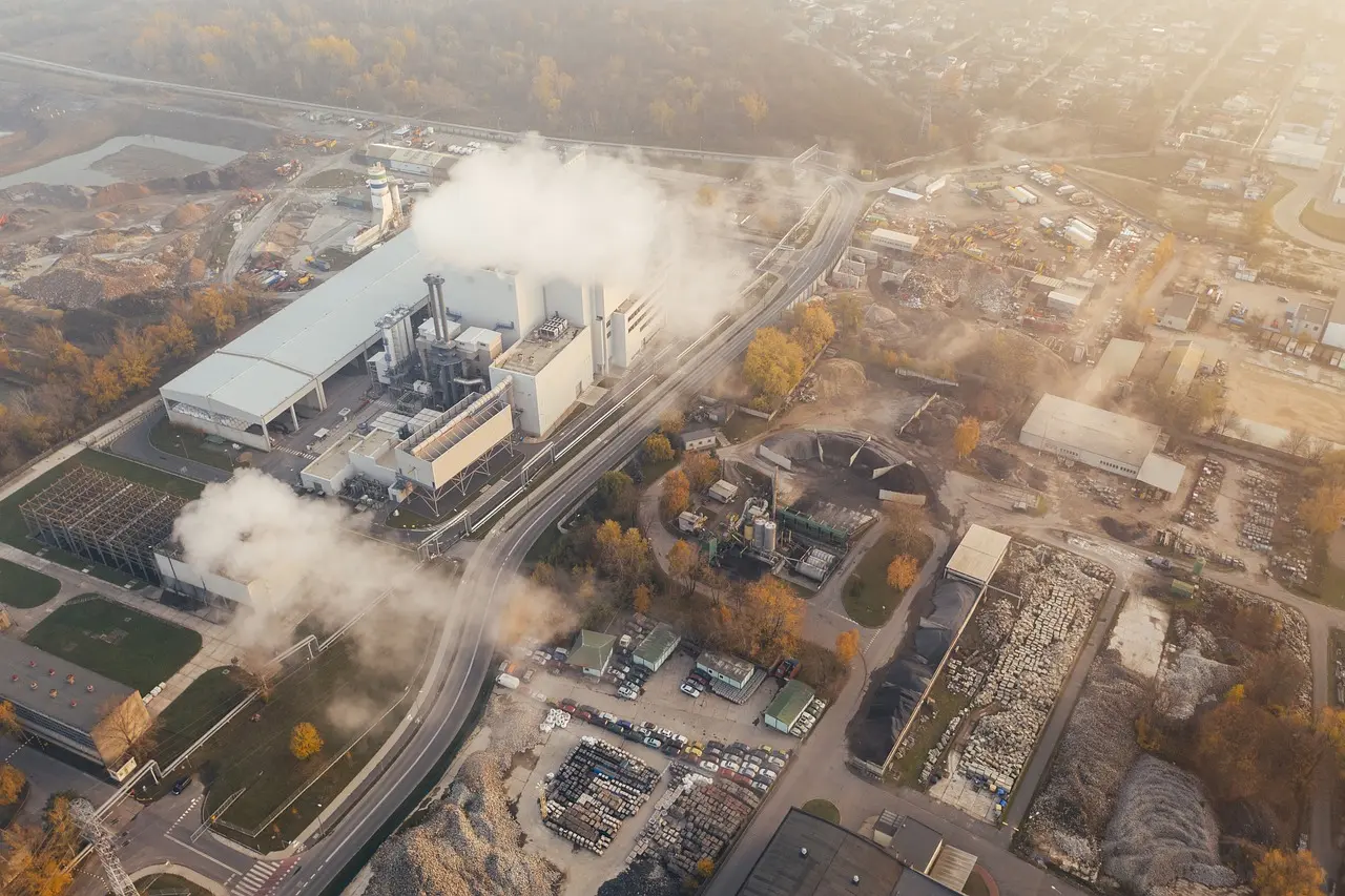 pollution-4796858_1280 climate change chemical storage